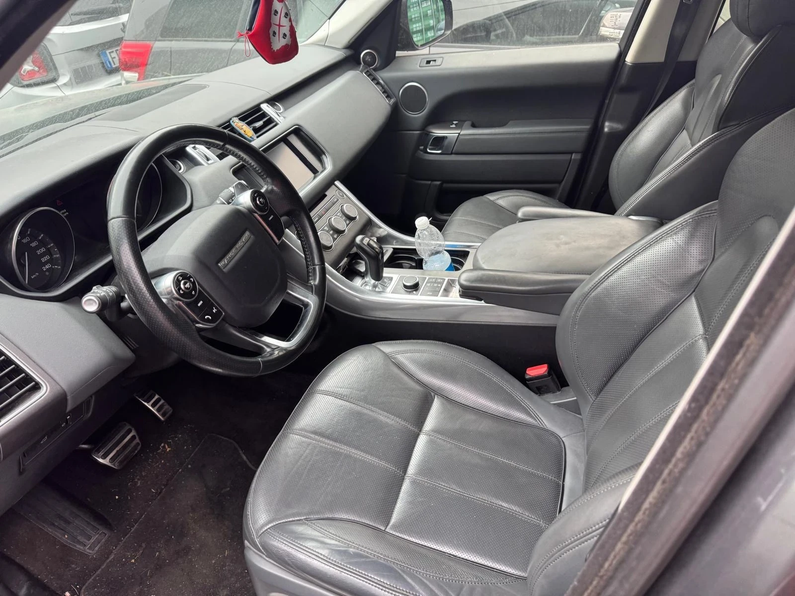 Land Rover Range Rover Sport 3.0D * FULL EXTRA* ЛИЗИНГ * НОВ ВНОС * , снимка 7 - Автомобили и джипове - 53858027