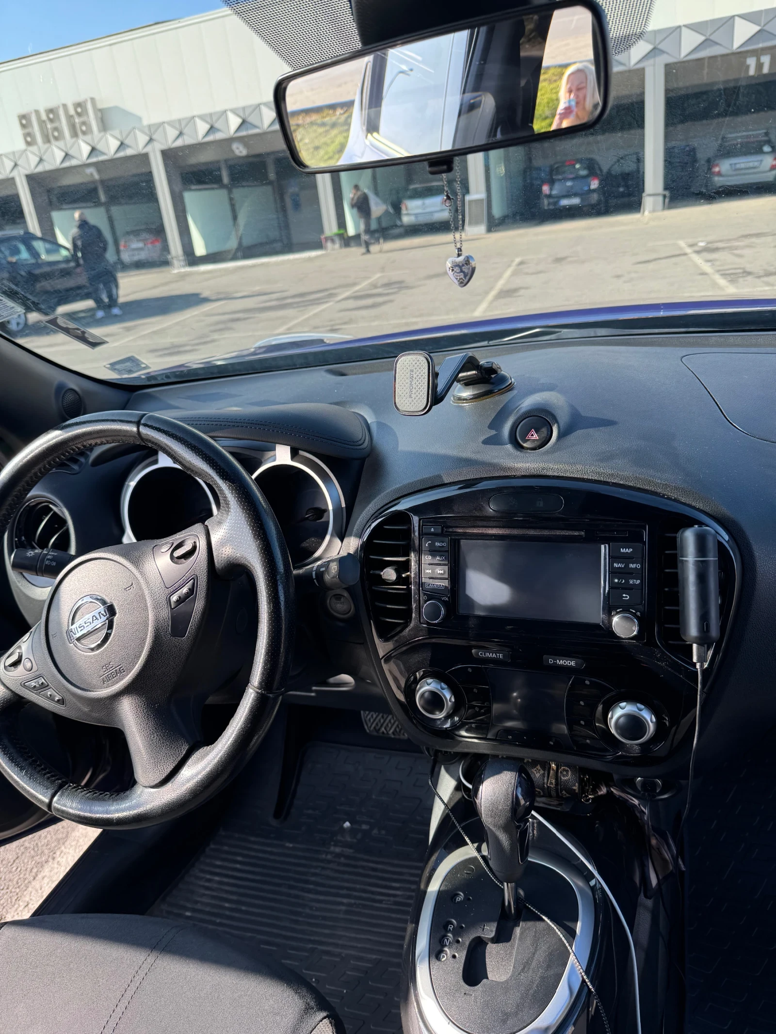 Nissan Juke, снимка 8 - Автомобили и джипове - 54270321