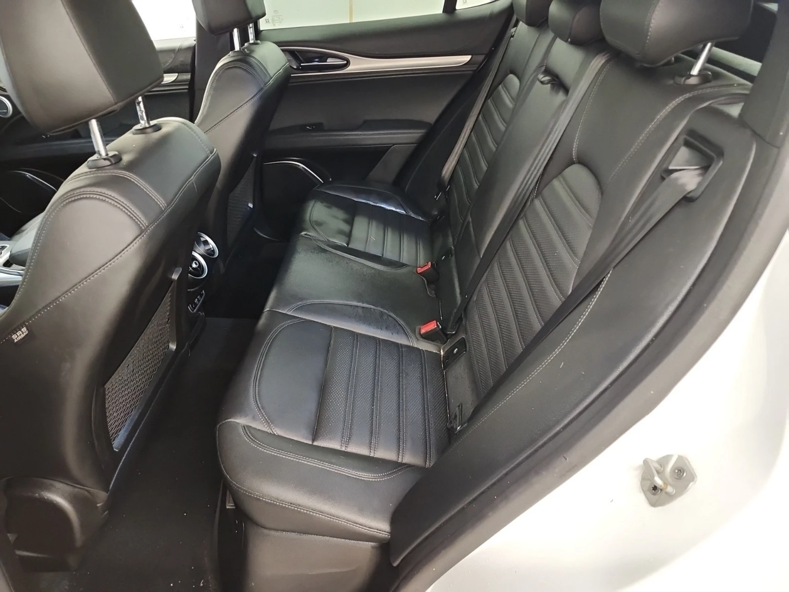 Alfa Romeo Stelvio VELOCE * * 2.0T * * CARFAX * * АВТО КРЕДИТ * * , снимка 13 - Автомобили и джипове - 54318908