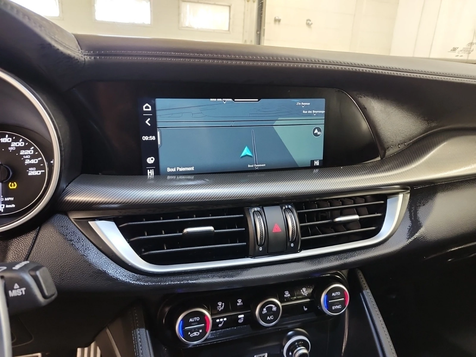 Alfa Romeo Stelvio VELOCE * * 2.0T * * CARFAX * * АВТО КРЕДИТ * * , снимка 11 - Автомобили и джипове - 54318908