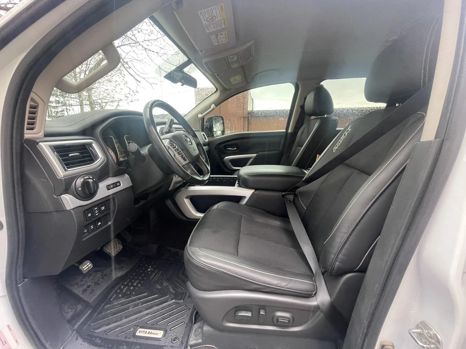 Nissan Titan crew cab, снимка 9 - Автомобили и джипове - 54577017