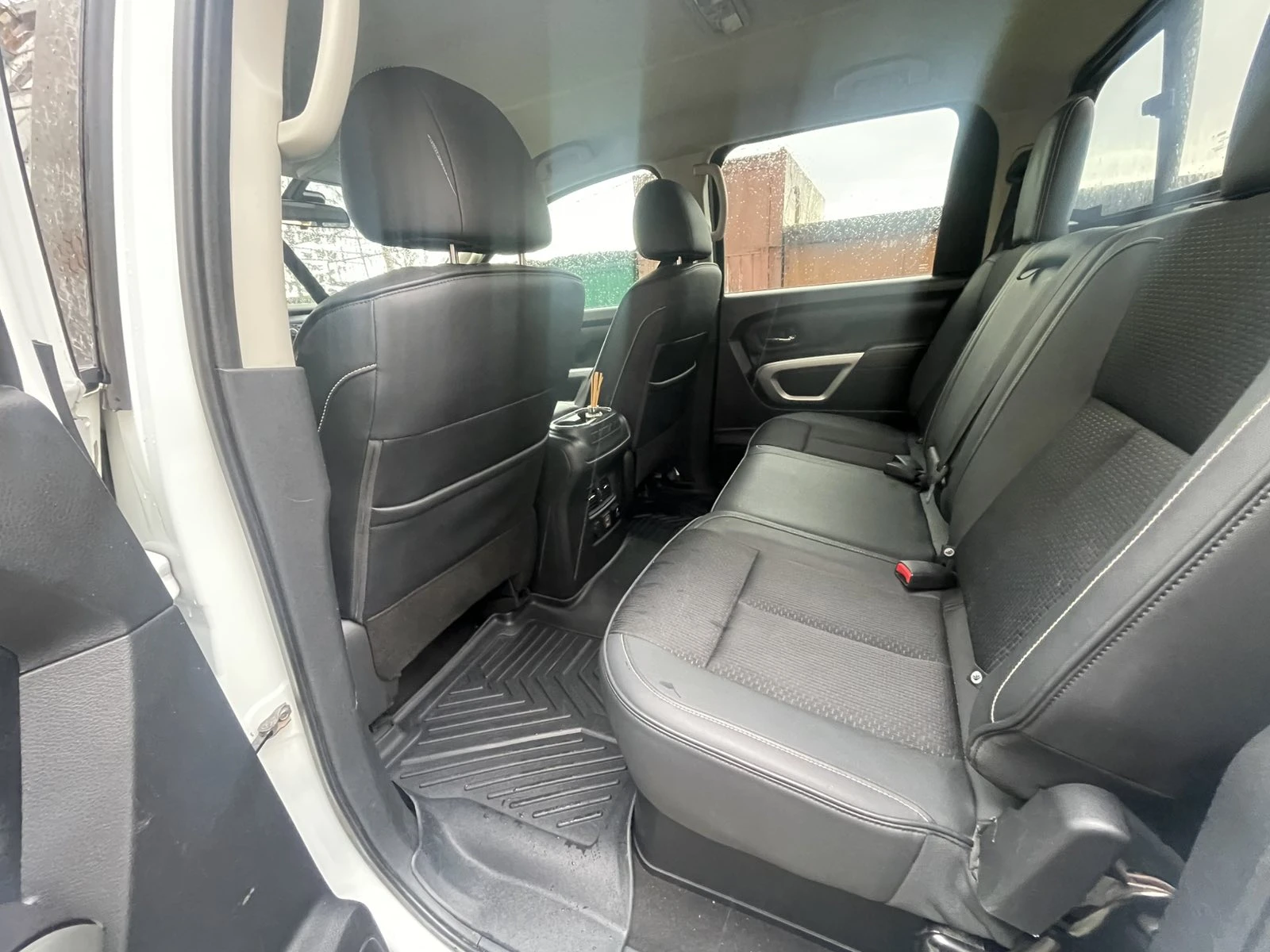 Nissan Titan crew cab, снимка 14 - Автомобили и джипове - 54577017