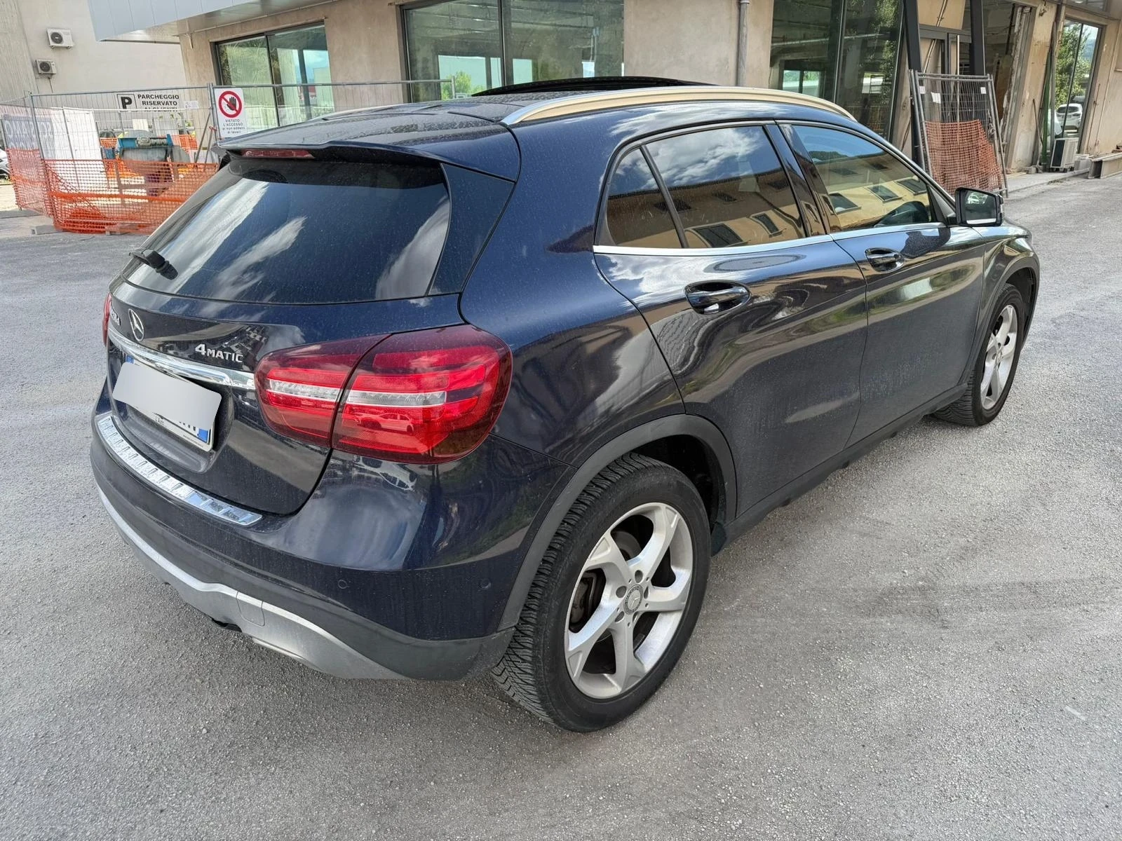 Mercedes-Benz GLA 220 d Automatic 4Matic Business, снимка 4 - Автомобили и джипове - 54585131