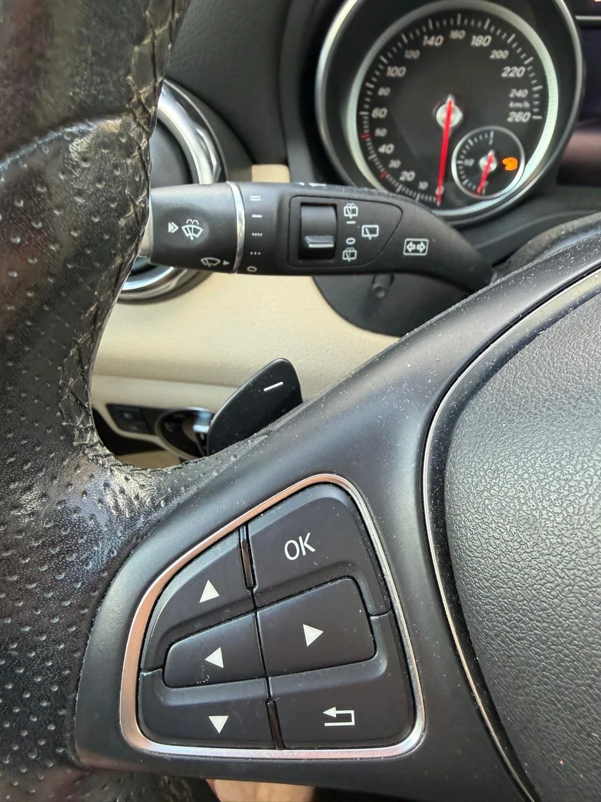 Mercedes-Benz GLA 220 d Automatic 4Matic Business, снимка 9 - Автомобили и джипове - 54585131