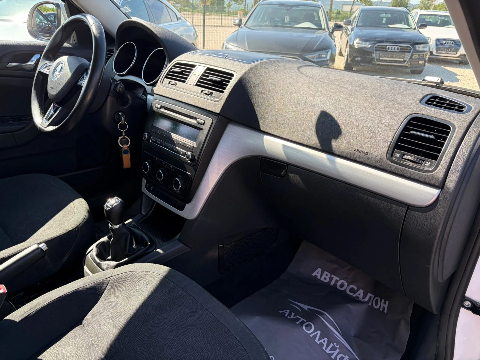 Skoda Yeti FACELIFT 1.6TDI-105 GREENLINE, снимка 10 - Автомобили и джипове - 54838885