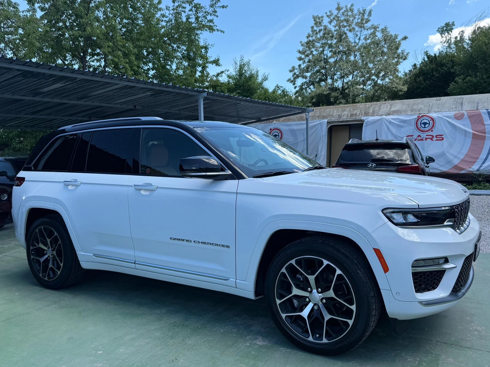 Jeep Grand cherokee SUMMIT RESERVE, 5.7 HEMI, снимка 3 - Автомобили и джипове - 54882927