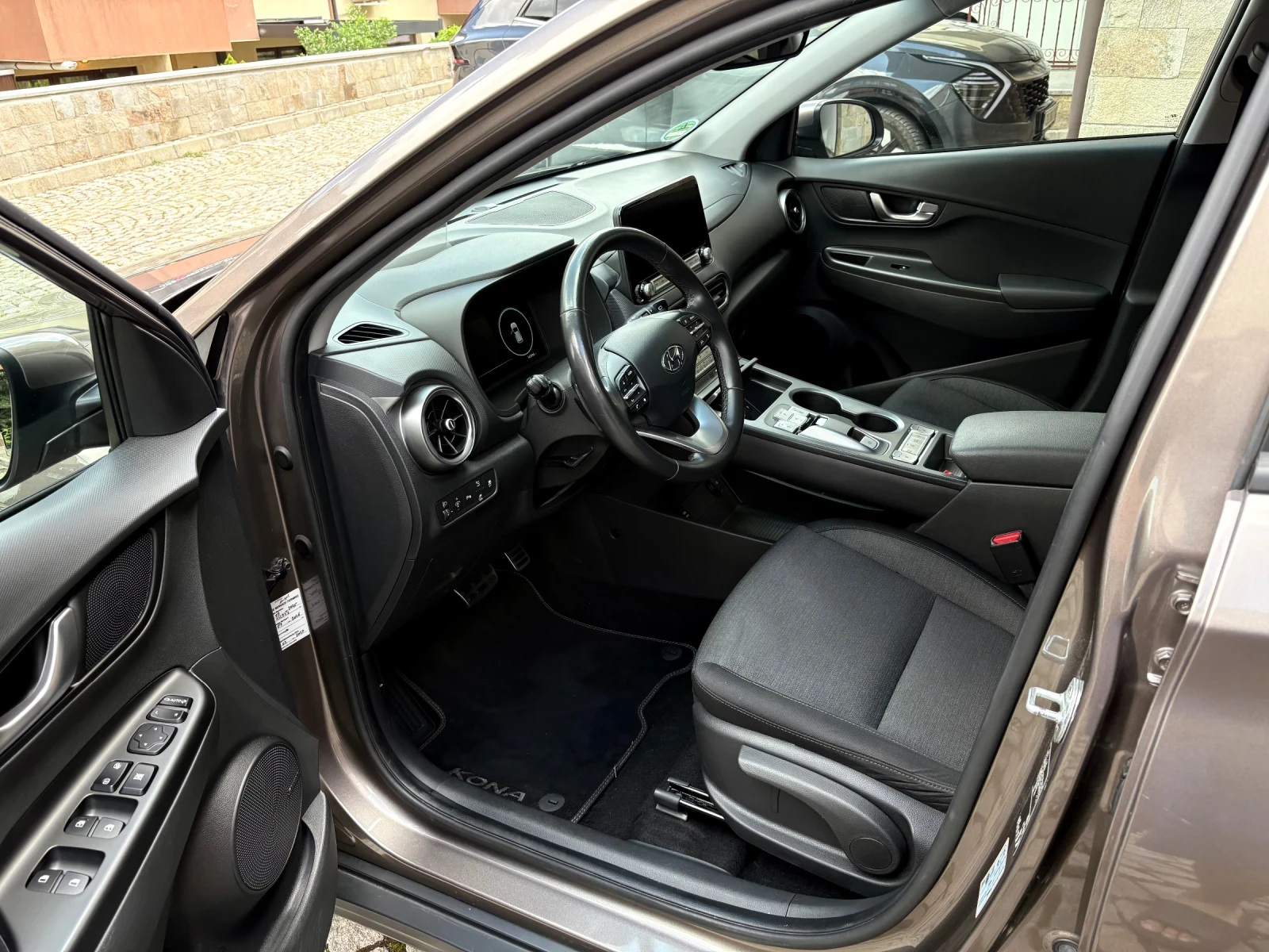 Hyundai Kona 64KW/TREND/KARELL/.HEAD-UP/BLUELINK/, снимка 8 - Автомобили и джипове - 54912067