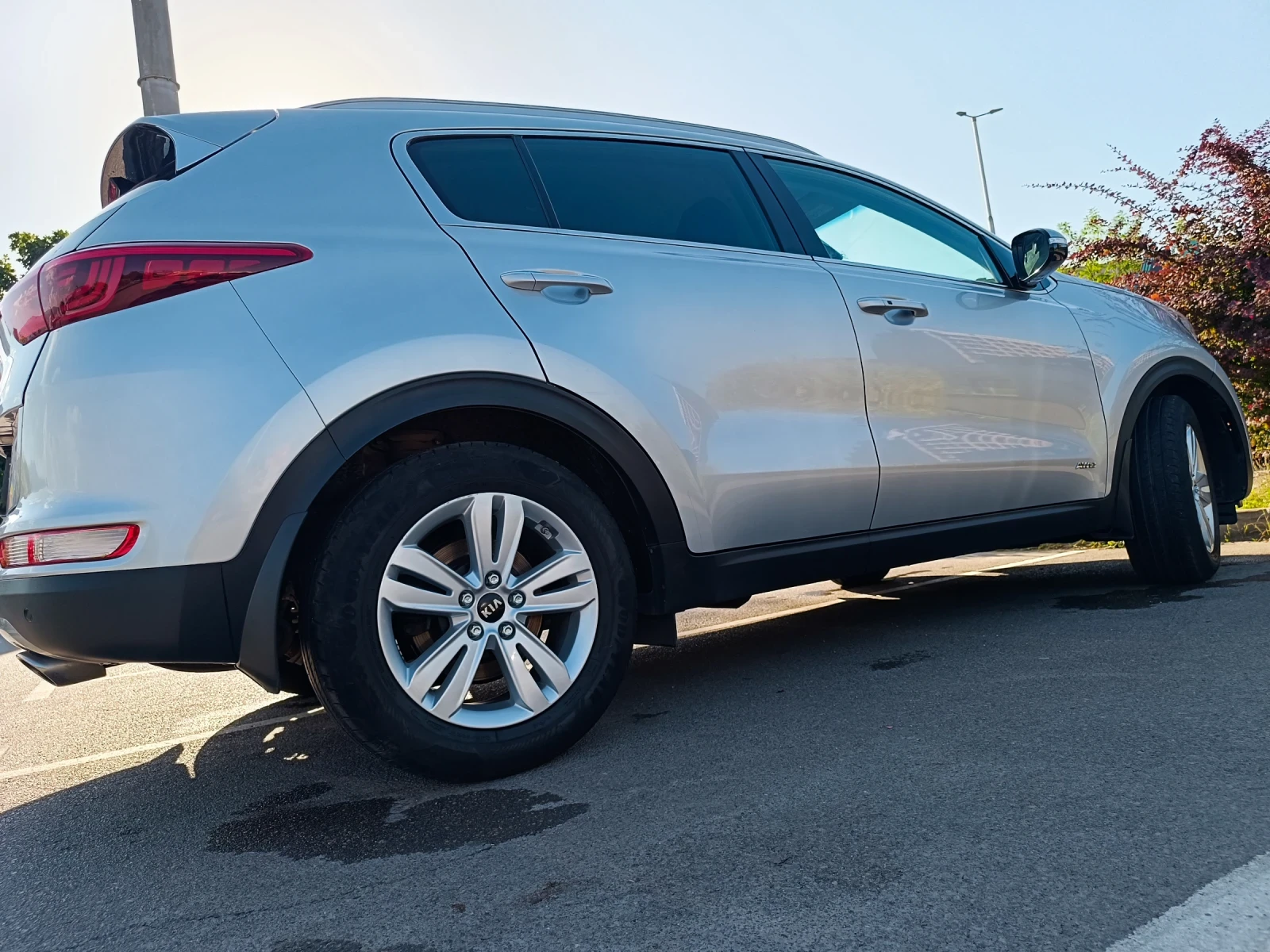 Kia Sportage 1, 6 AWD  бензин , снимка 9 - Автомобили и джипове - 55094350