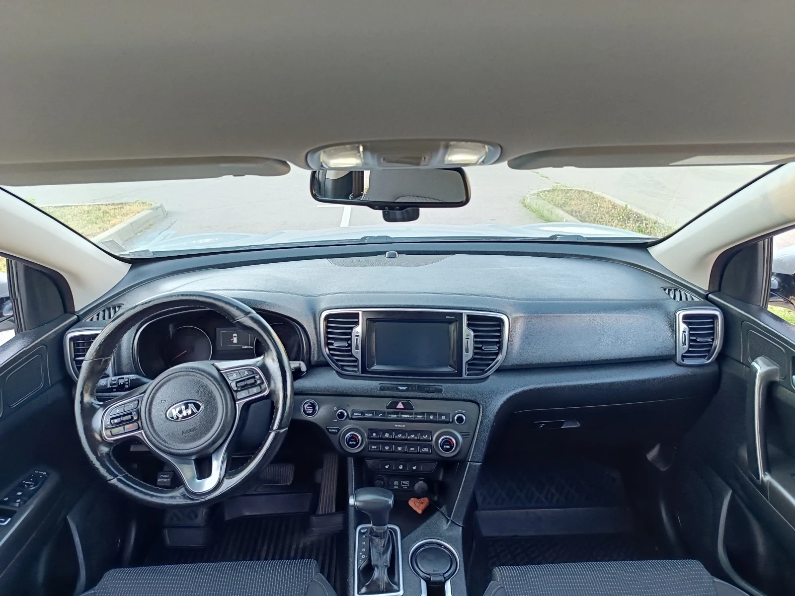 Kia Sportage 1, 6 AWD  бензин , снимка 4 - Автомобили и джипове - 55094350