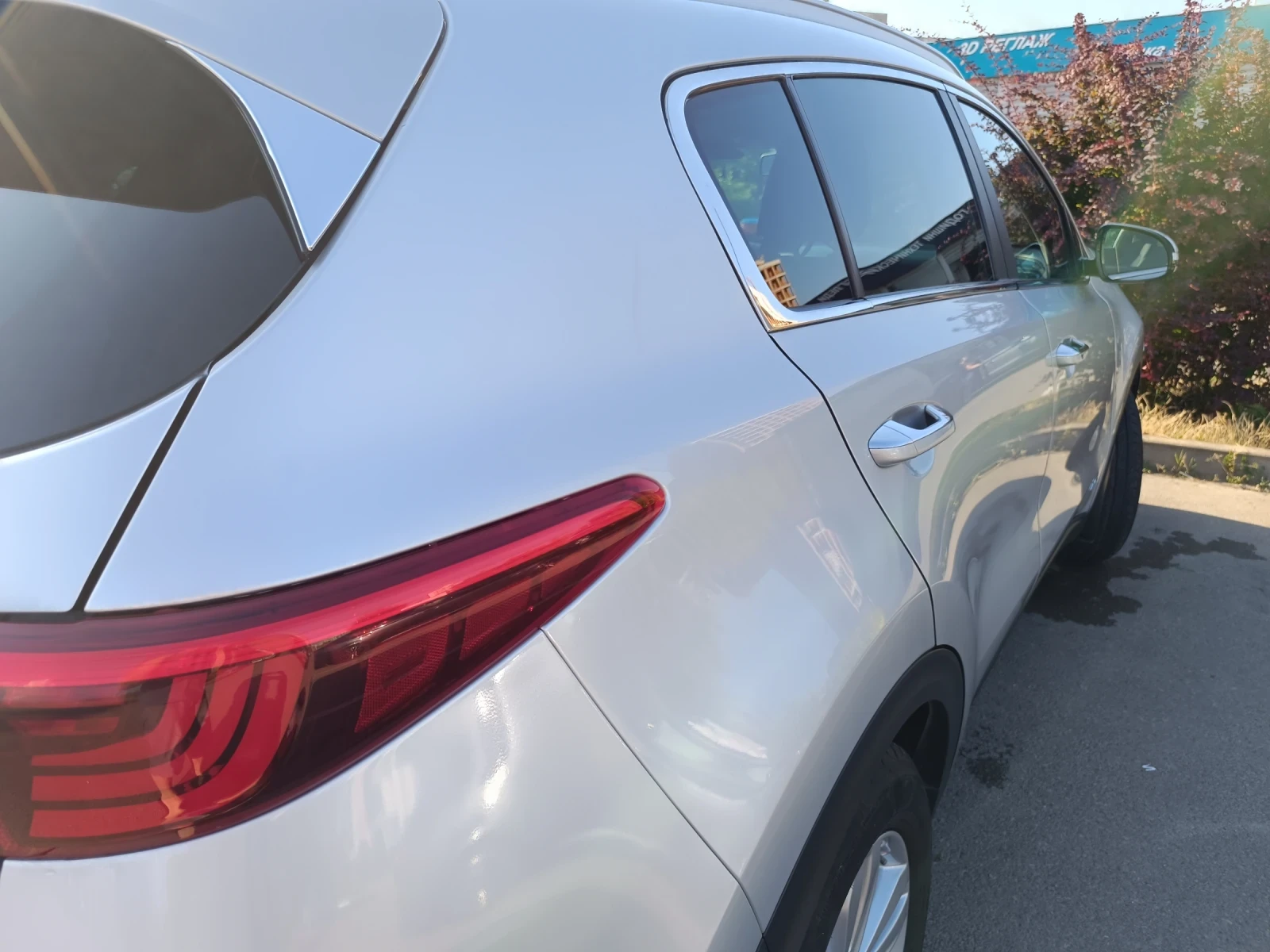 Kia Sportage 1, 6 AWD  бензин , снимка 14 - Автомобили и джипове - 55094350