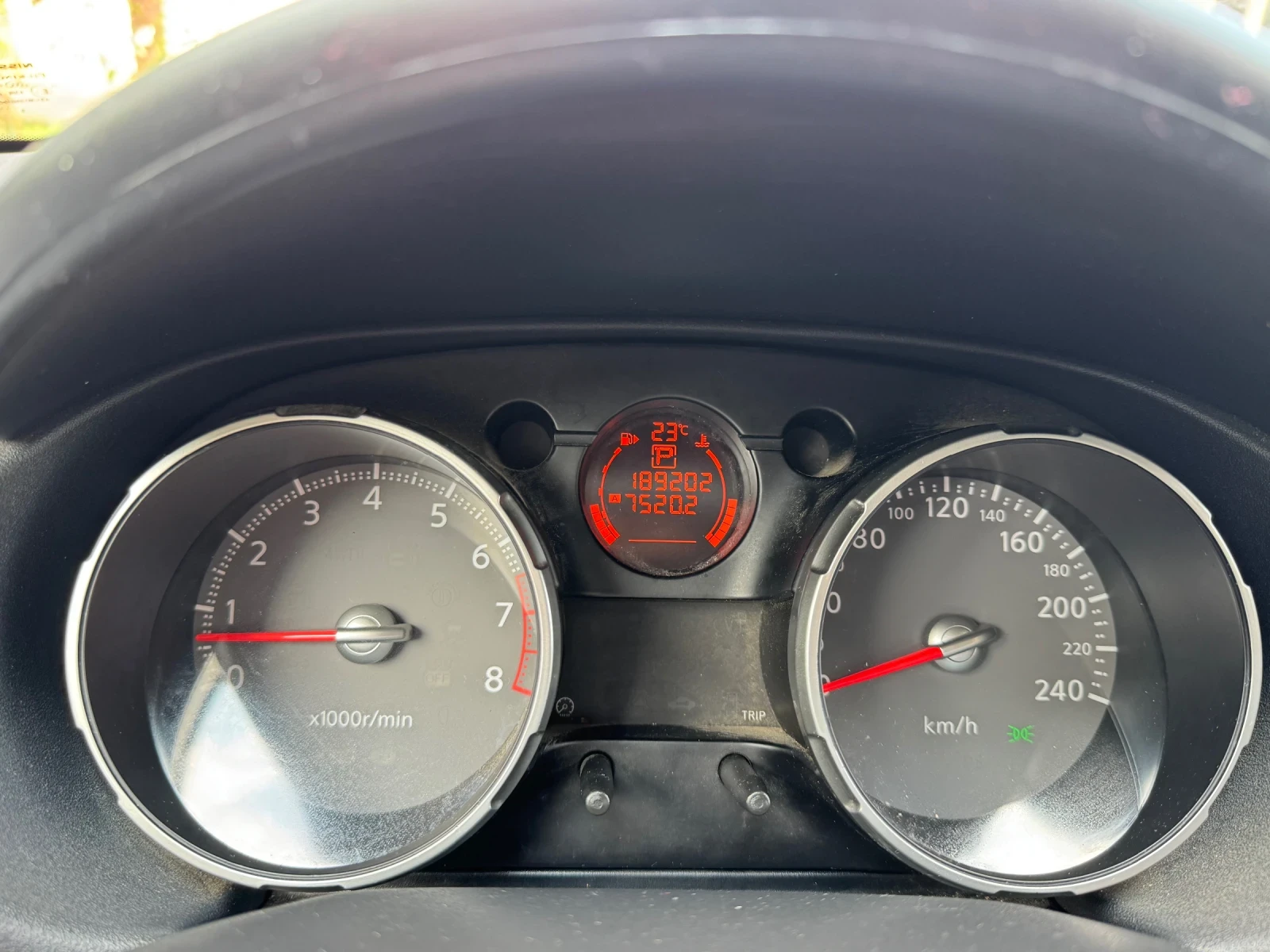 Nissan Qashqai Автоматик! , снимка 15 - Автомобили и джипове - 55632299