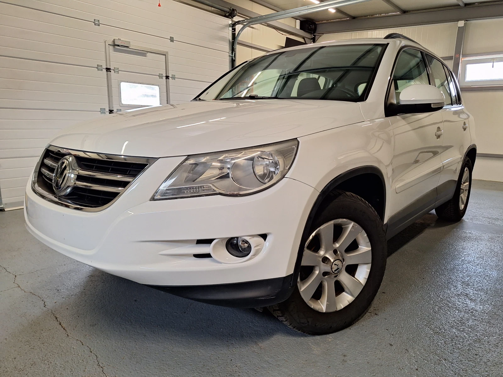 VW Tiguan 2.0 TDI 4x4, снимка 5 - Автомобили и джипове - 55958977