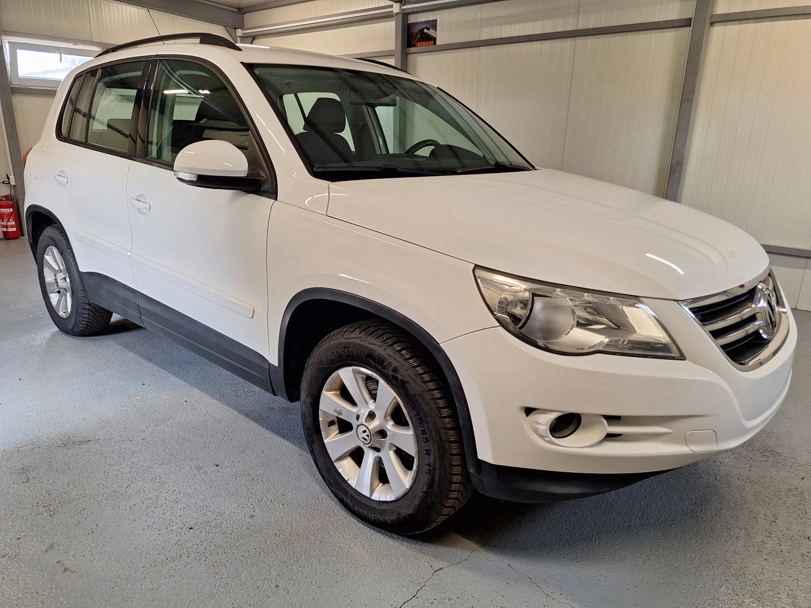 VW Tiguan 2.0 TDI 4x4, снимка 4 - Автомобили и джипове - 55958977