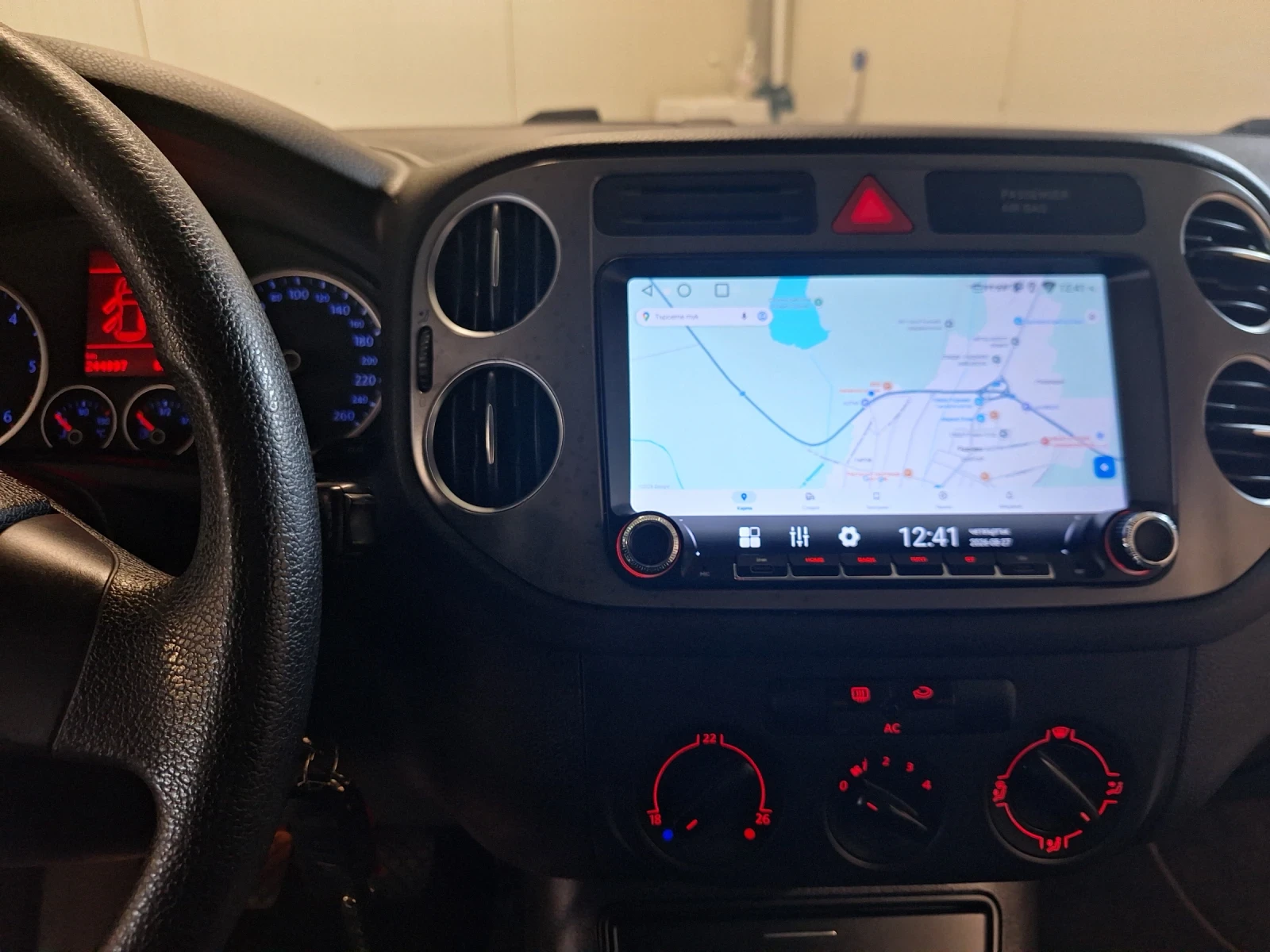 VW Tiguan 2.0 TDI 4x4, снимка 9 - Автомобили и джипове - 55958977