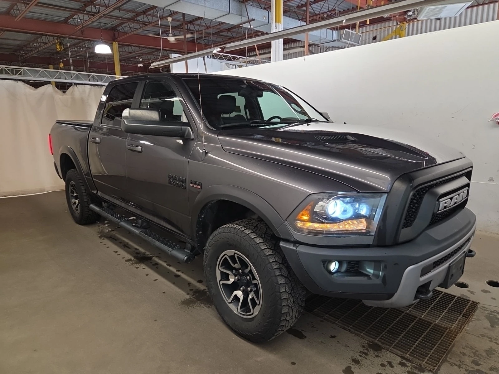 Dodge RAM 1500 REBEL 5.7| PANO| ПОДГРЕВИ| 2 КЛЮЧА| , снимка 2 - Автомобили и джипове - 55986697