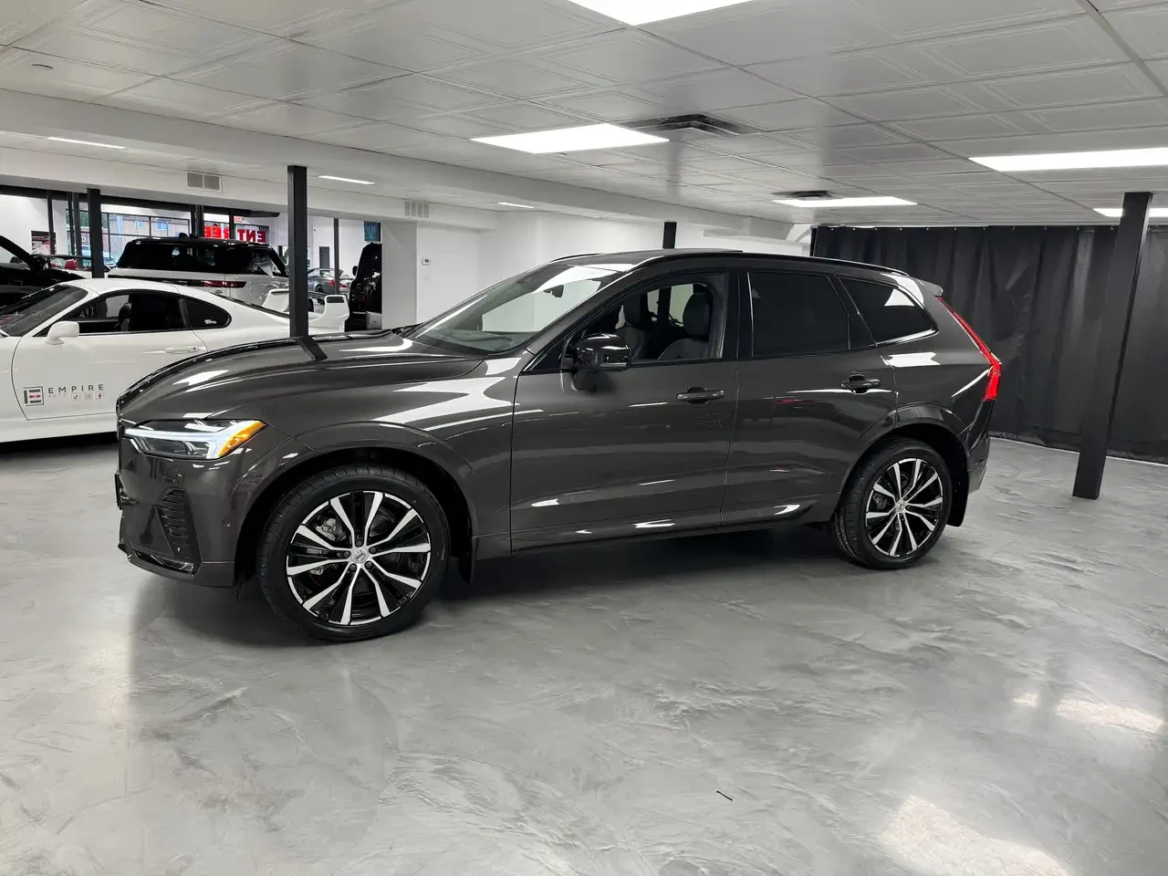 Volvo XC60 B6 AWD Plus Dark Theme/������ ��� ������������/... | Mobile.bg � ����������� 2