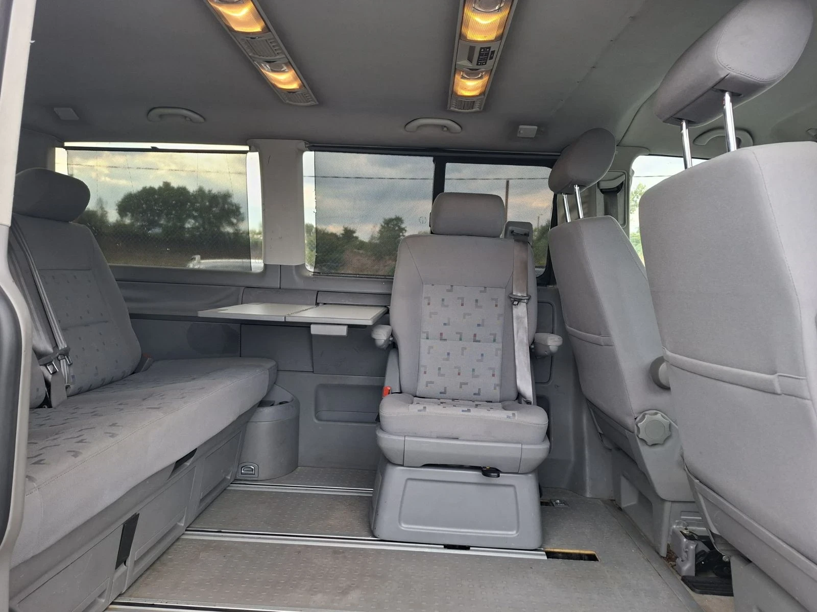 VW T5 2.5 TDI MULTIVAN , снимка 12 - Бусове и автобуси - 56215532