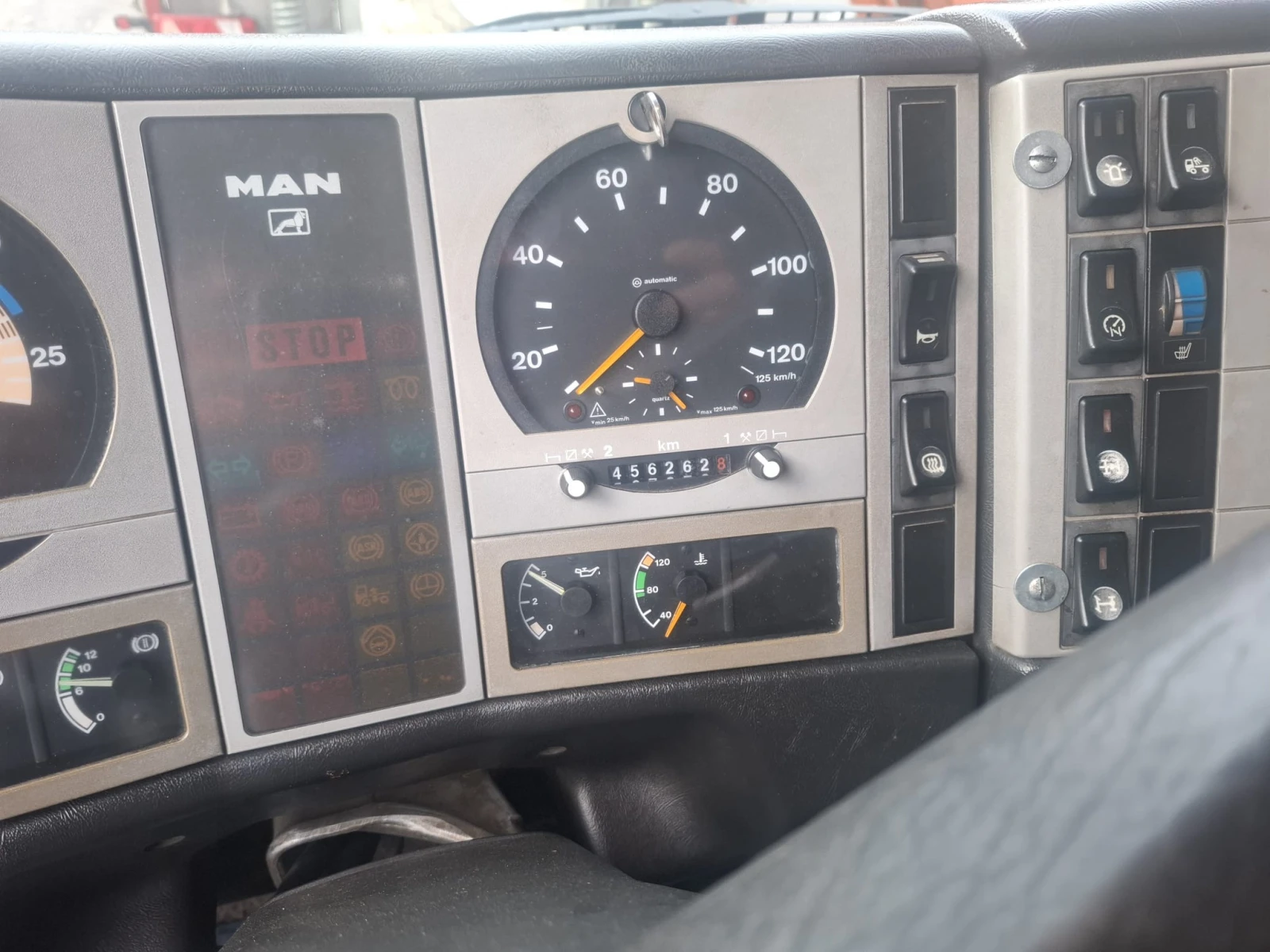 Man 33.403 6х4, Самосвал, Внос, ,  - изображение 6