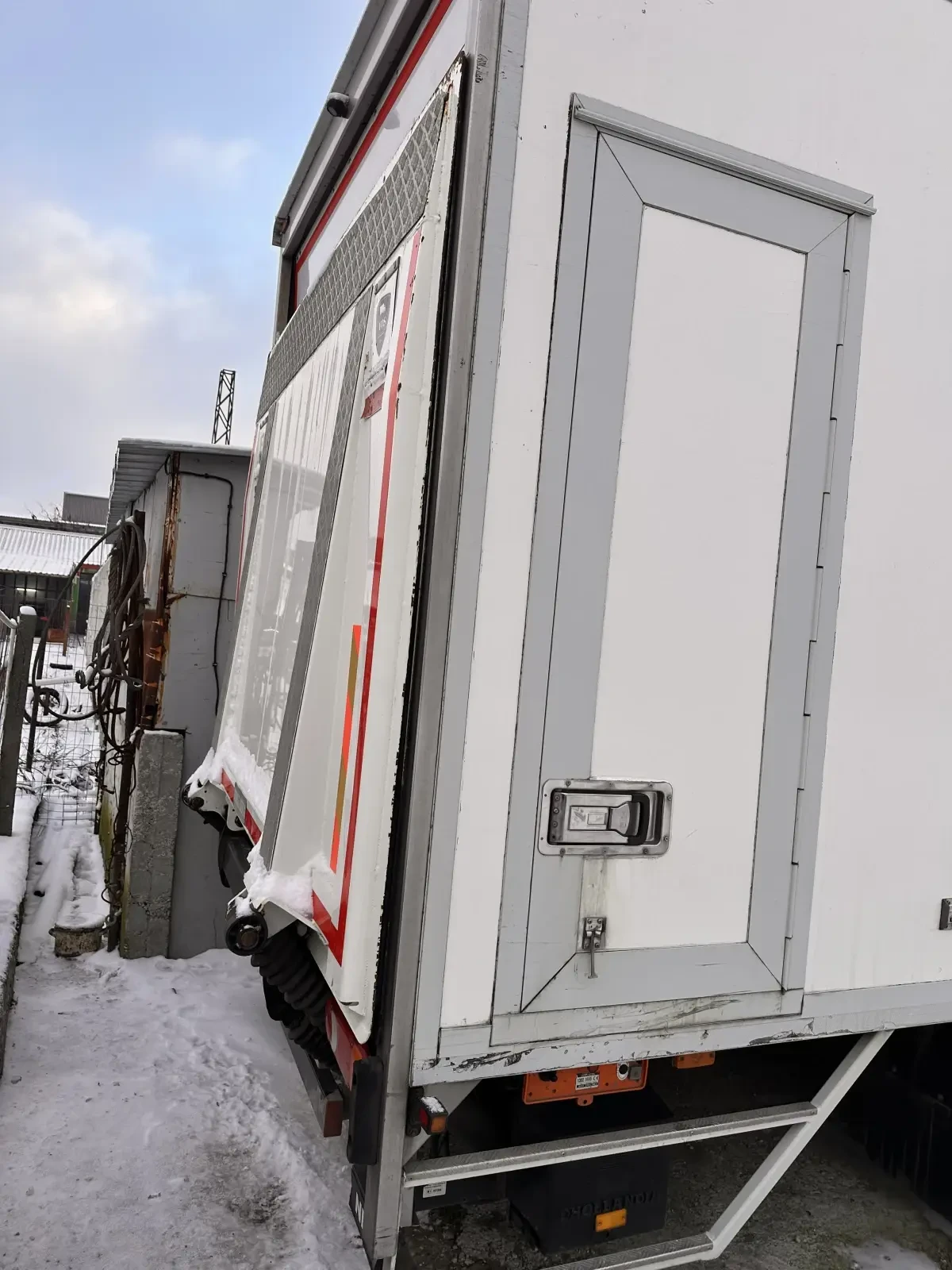 Volvo Fl, снимка 3 - Камиони - 54478127