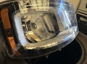 2бр. Десен LED Фар Scania Serie G 2016-, снимка 2 - Части - 52954340