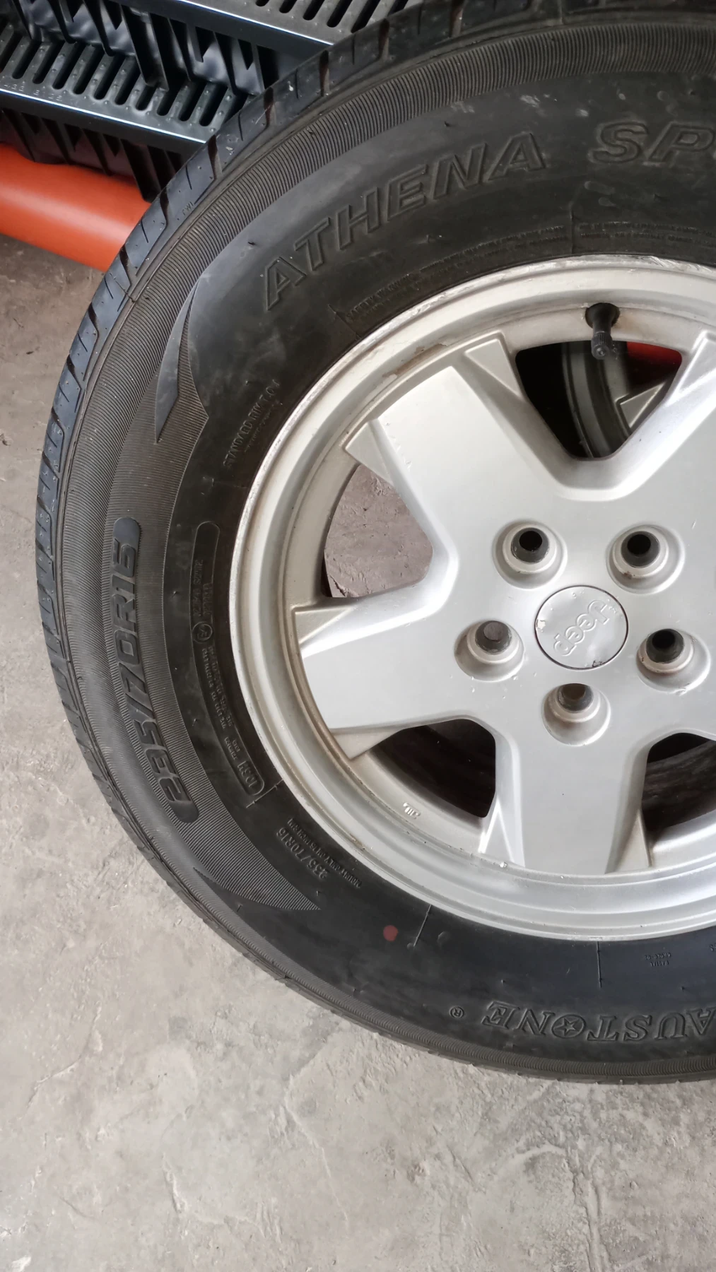 ���� � ������ 235/70R16 �� Jeep Cherokee | Mobile.bg � ����������� 6