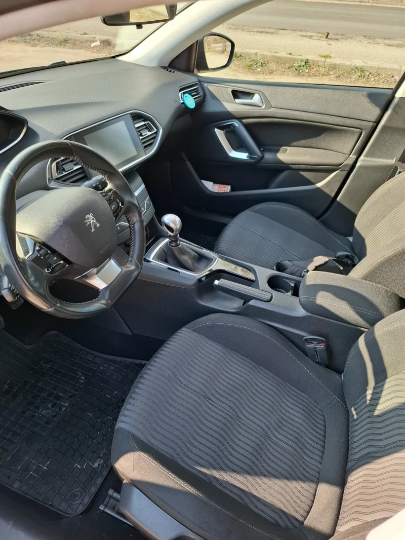 Peugeot 308 1.6 HDI, снимка 8 - Автомобили и джипове - 48980437