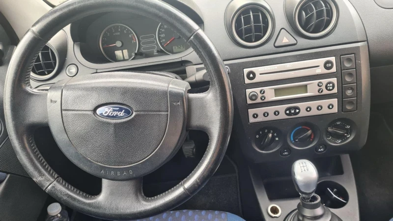 Ford Fiesta 1.3, снимка 6 - Автомобили и джипове - 49235209