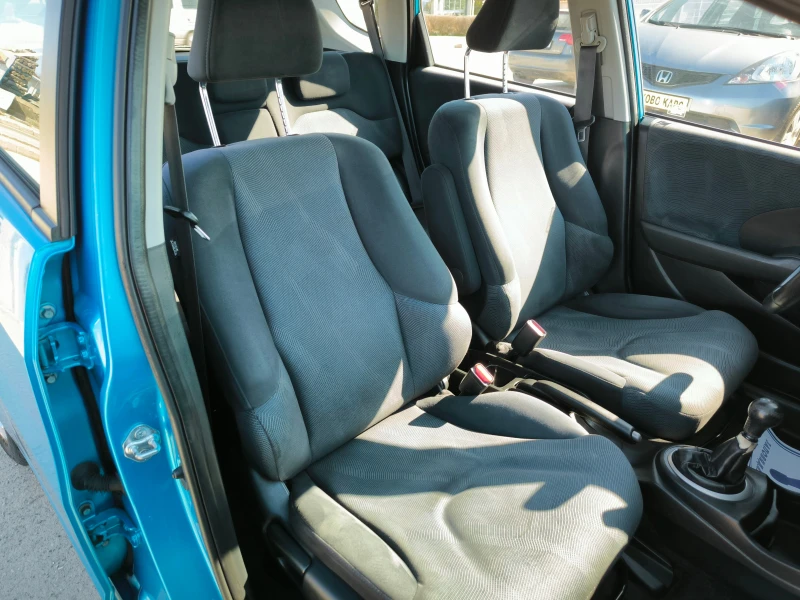 Honda Jazz 1.4I, снимка 8 - Автомобили и джипове - 49379395