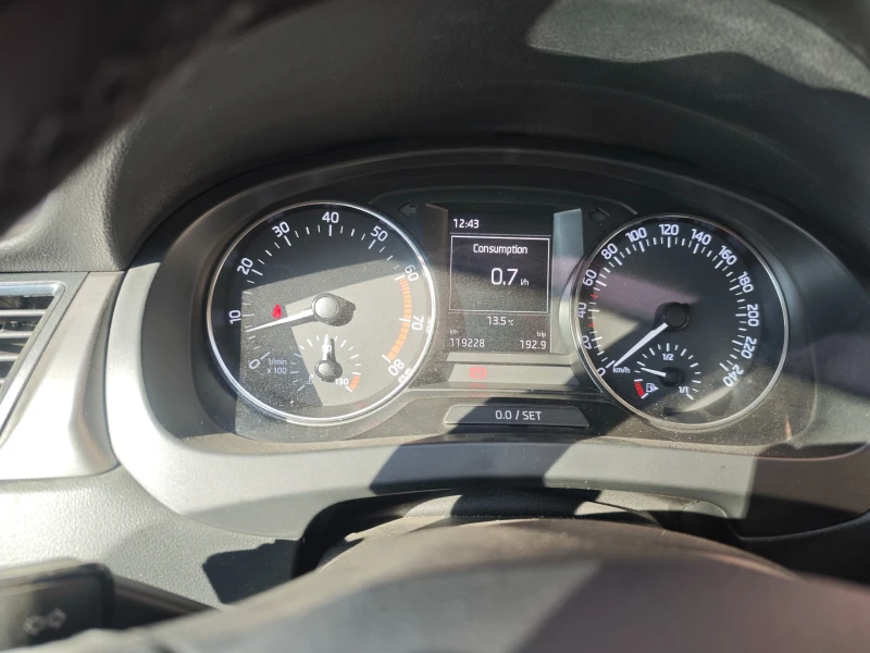 Skoda Rapid Spaceback, снимка 10 - Автомобили и джипове - 52418414