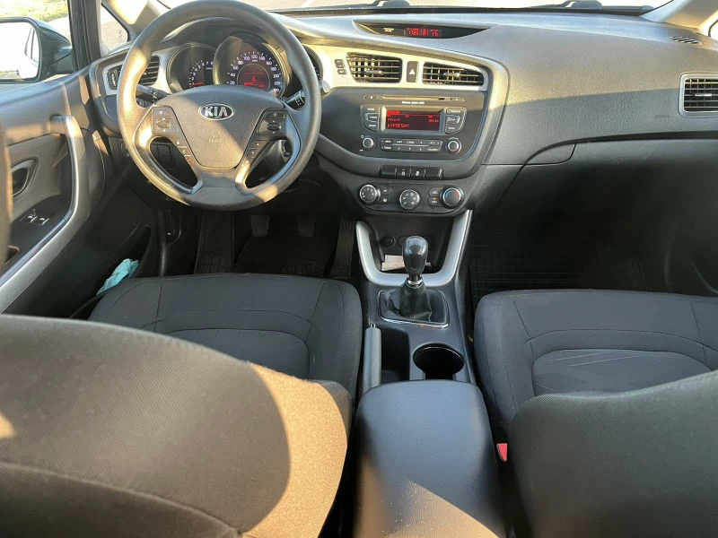 Kia Ceed, снимка 4 - Автомобили и джипове - 53213087