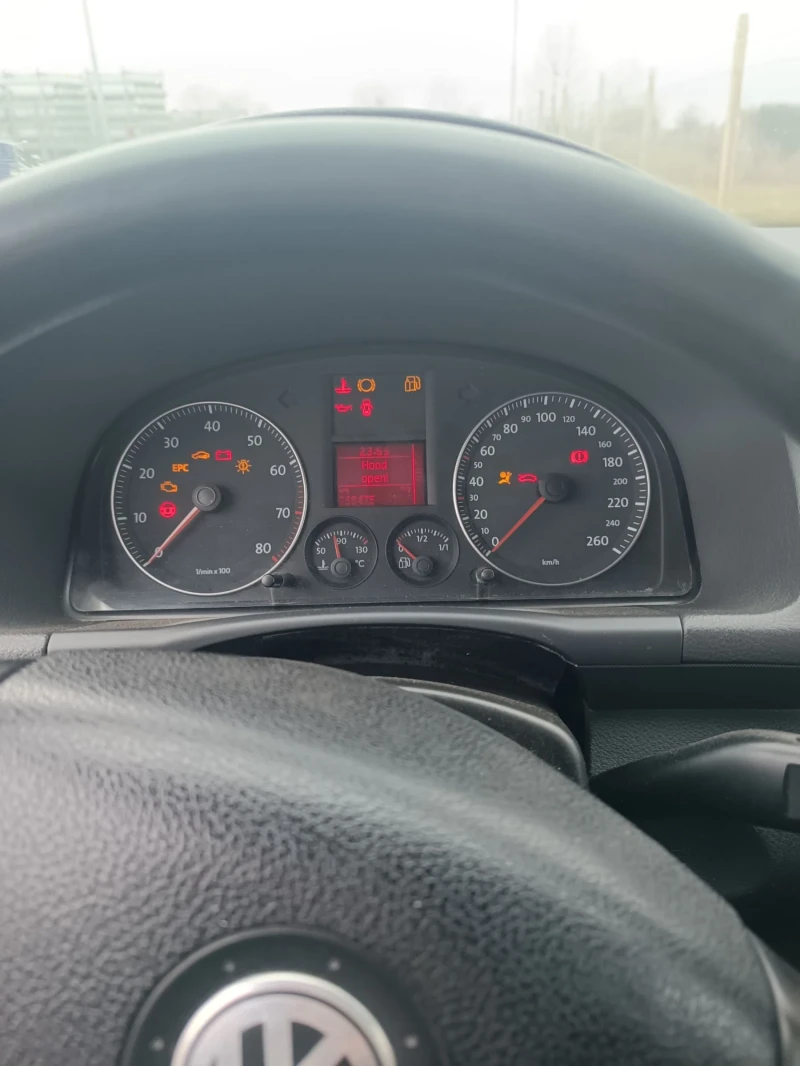 VW Touran, снимка 6 - Автомобили и джипове - 53223868