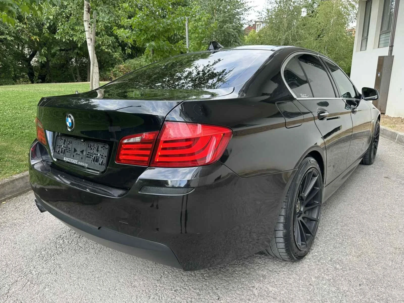 BMW 520 d / M-OPTIC / ПОДГРЕВ / РЕГИСТРИРАН - изображение 7