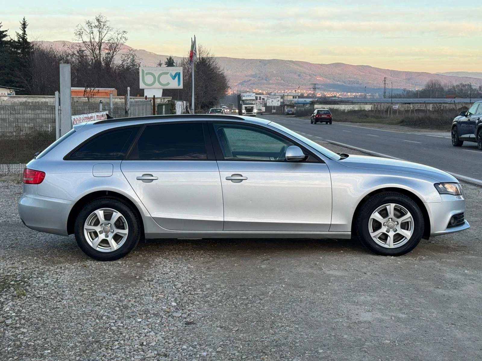 Audi A4 TDI LIZING 6SK NAVI - изображение 8