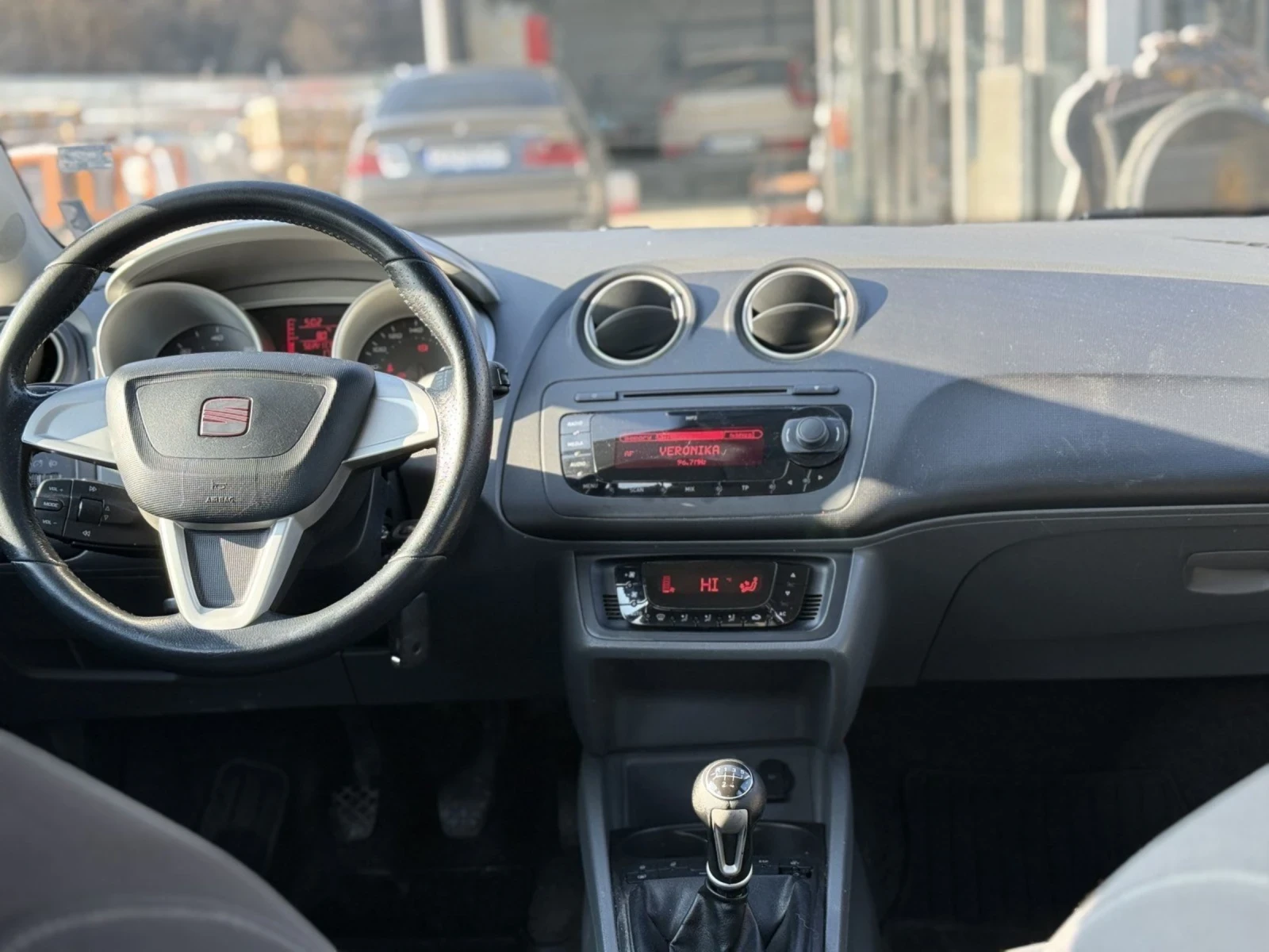 Seat Ibiza 1.6 Тди 105кс, снимка 6 - Автомобили и джипове - 53755026