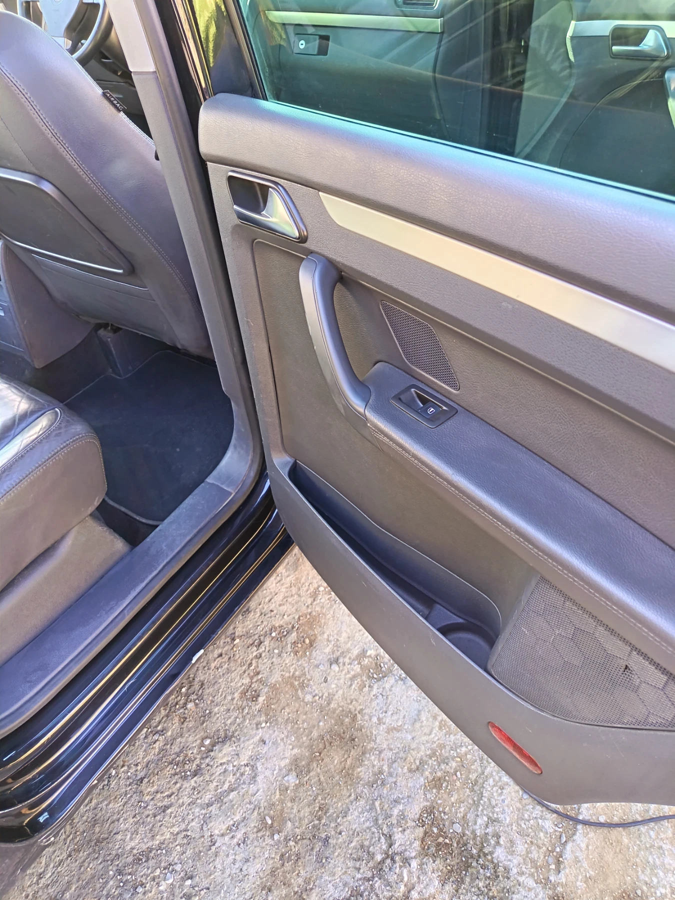 VW Touran Ekofuel/facelift/заводски метан, снимка 15 - Автомобили и джипове - 53841089