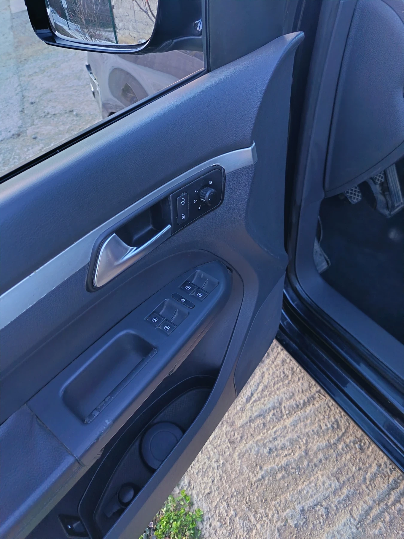 VW Touran Ekofuel/facelift/заводски метан, снимка 10 - Автомобили и джипове - 53841089