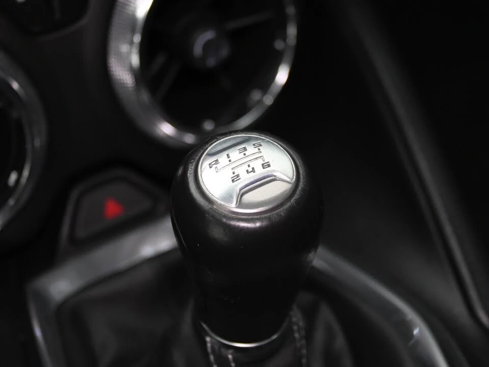 Chevrolet Camaro * АвтоКредит * (ЦЕНА ДО БГ), снимка 16 - Автомобили и джипове - 53890001