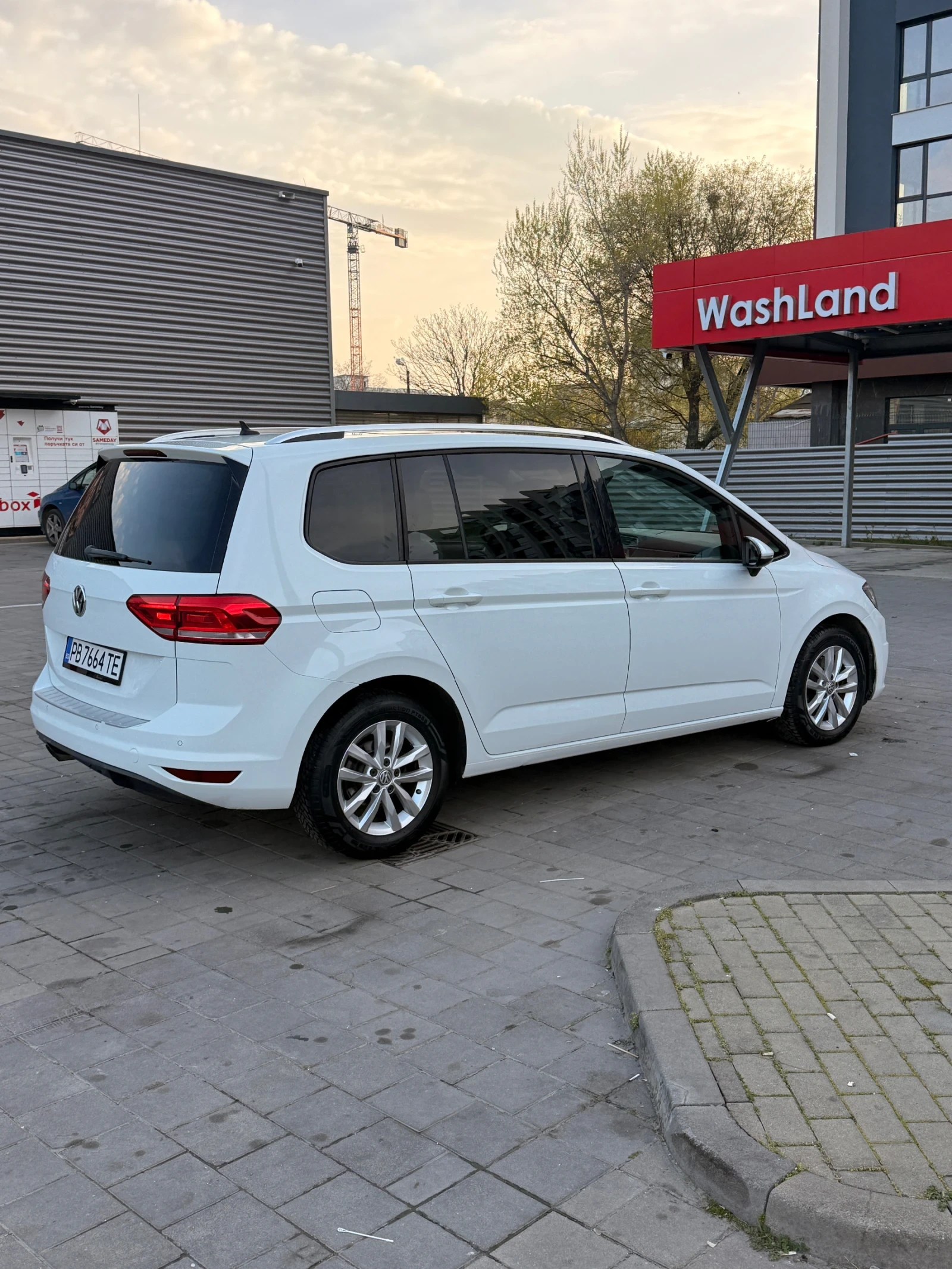 VW Touran, снимка 3 - Автомобили и джипове - 54194900