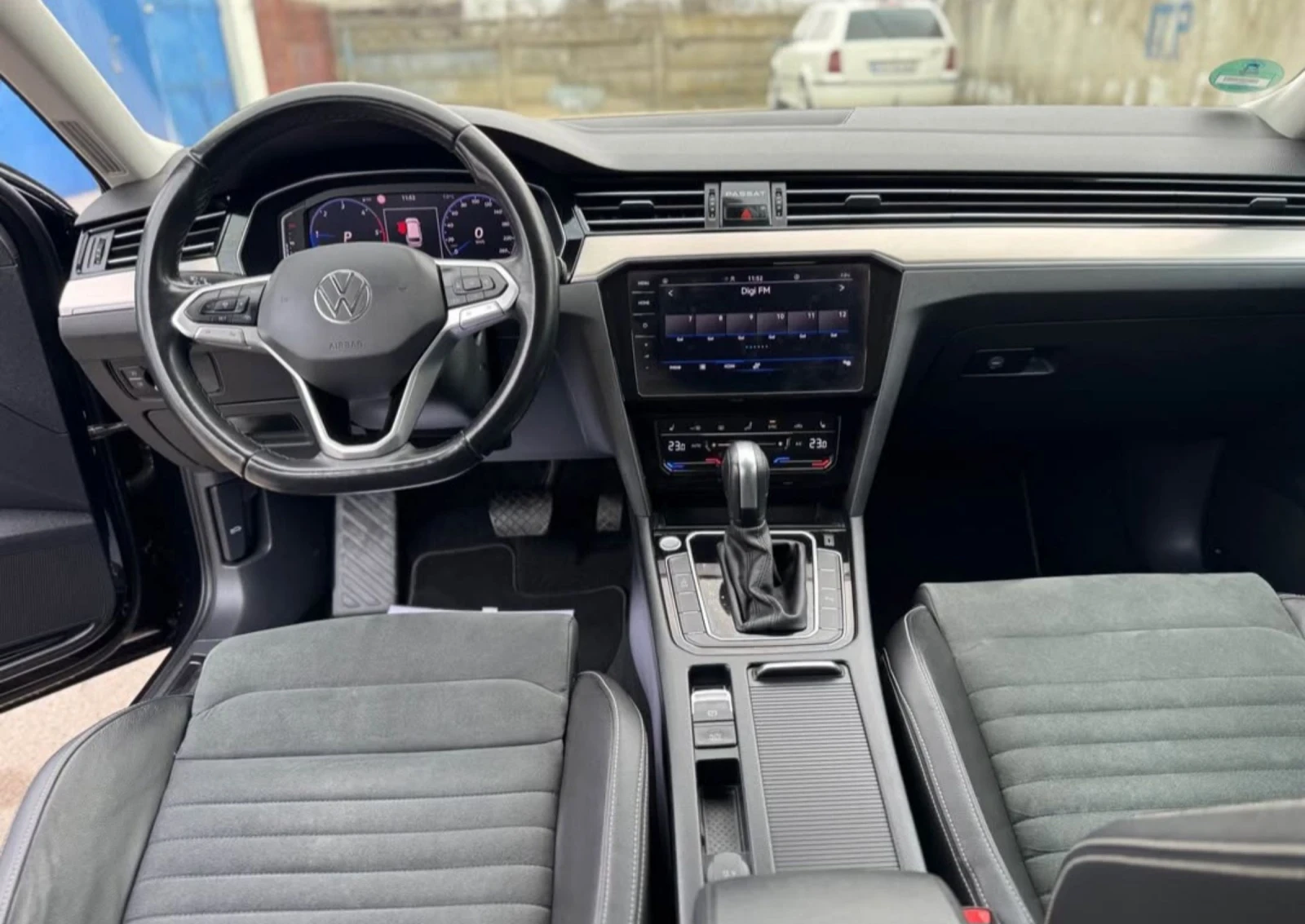 VW Passat 2.0TDI, DSG, снимка 6 - Автомобили и джипове - 54283645