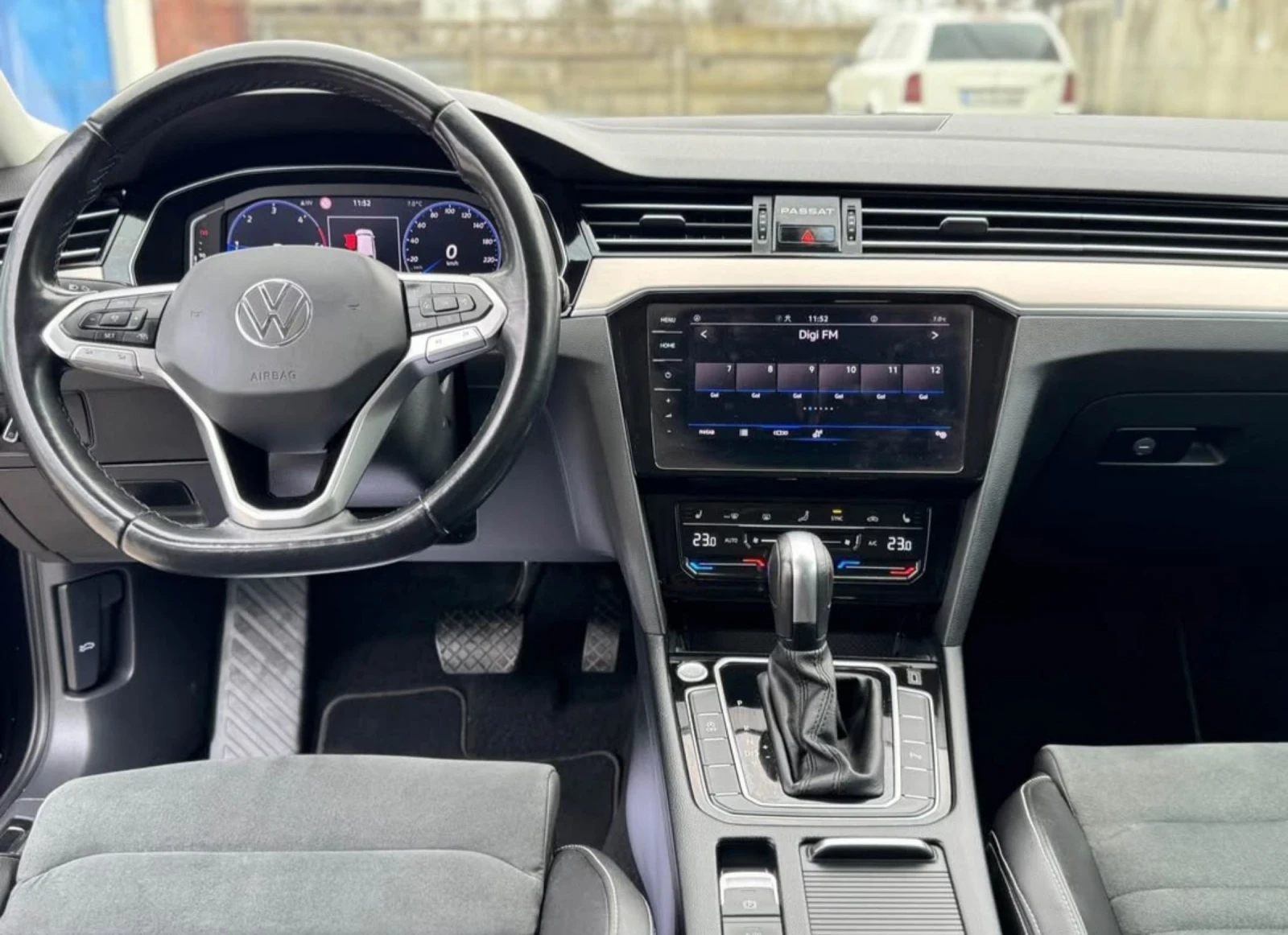 VW Passat 2.0TDI, DSG, снимка 8 - Автомобили и джипове - 54283645