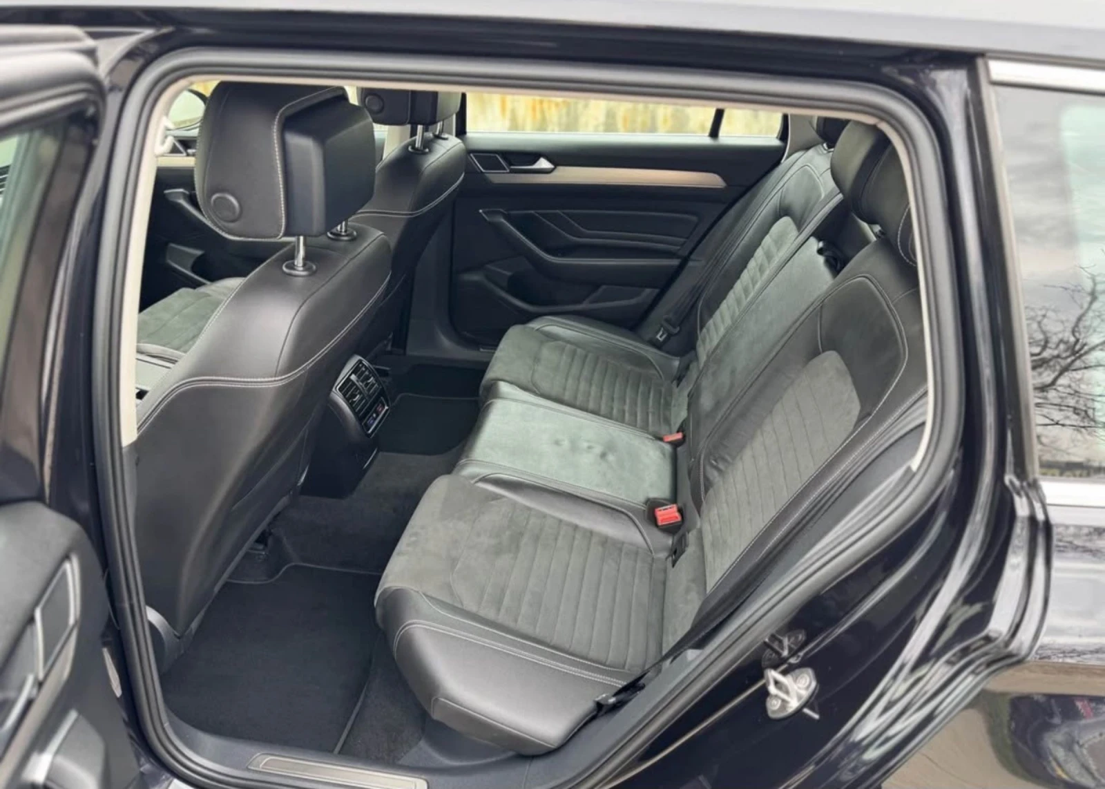 VW Passat 2.0TDI, DSG, снимка 7 - Автомобили и джипове - 54283645