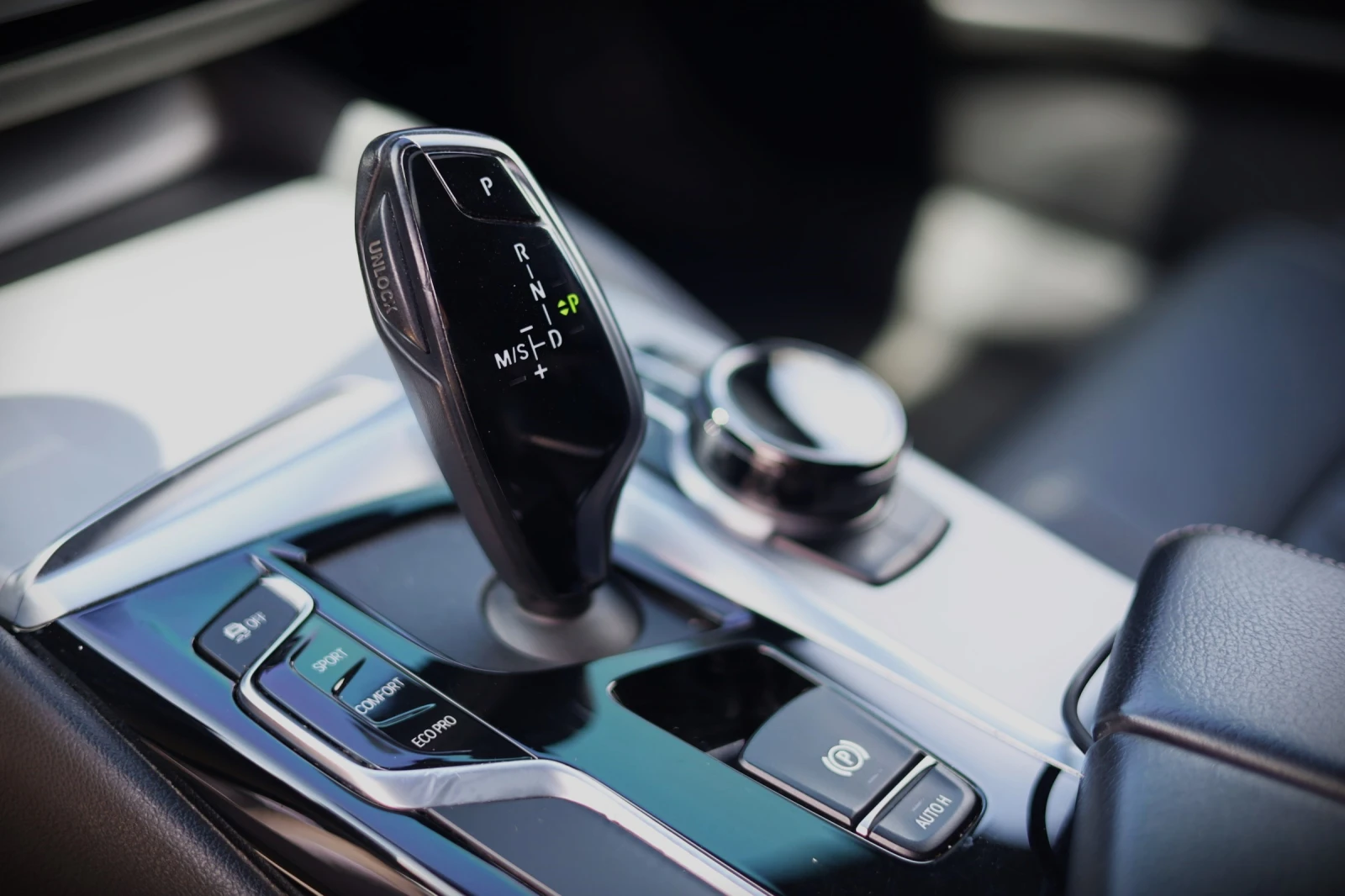 BMW 520 2.0 D - Лизинг без първоначална вноска, снимка 14 - Автомобили и джипове - 54412390