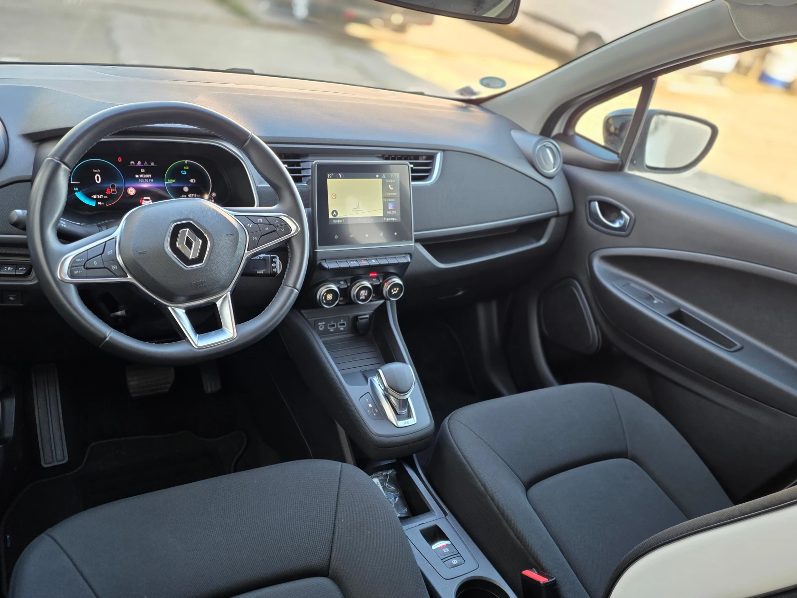Renault Zoe 52Kwh CCS 2бр., снимка 9 - Автомобили и джипове - 54812650