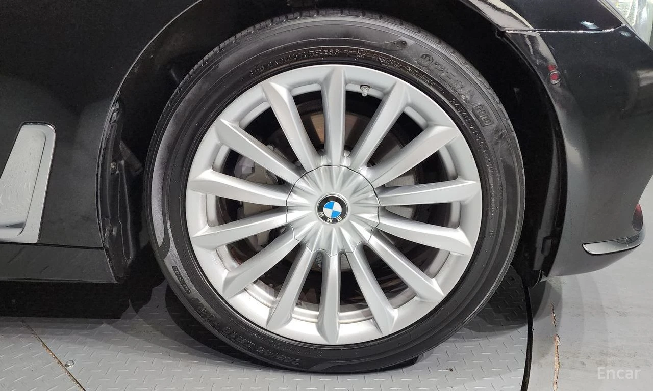 BMW 730 ОБДУХВАНЕ * HARMAN/KARDON * HEAD-UP * АВТОКРЕДИТ, снимка 6 - Автомобили и джипове - 55233898