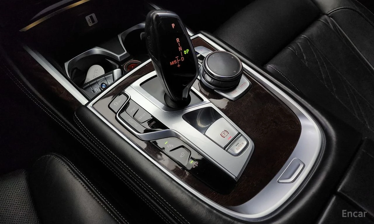 BMW 730 ОБДУХВАНЕ * HARMAN/KARDON * HEAD-UP * АВТОКРЕДИТ, снимка 10 - Автомобили и джипове - 55233898