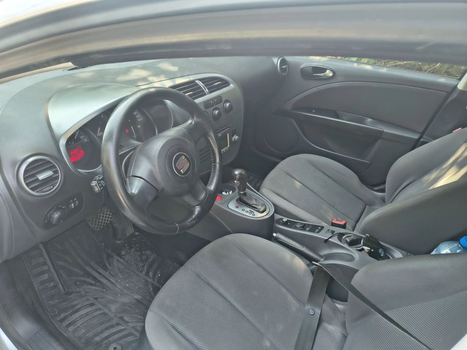 Seat Leon 1, 9d 105 avtomat, снимка 6 - Автомобили и джипове - 55652628