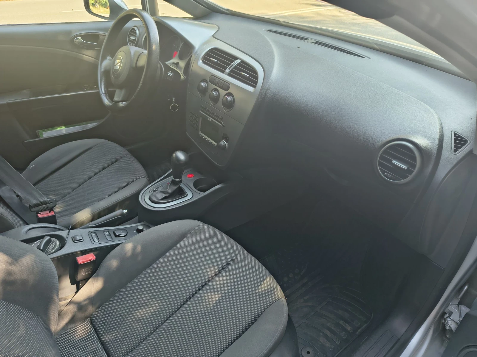 Seat Leon 1, 9d 105 avtomat, снимка 8 - Автомобили и джипове - 55652628