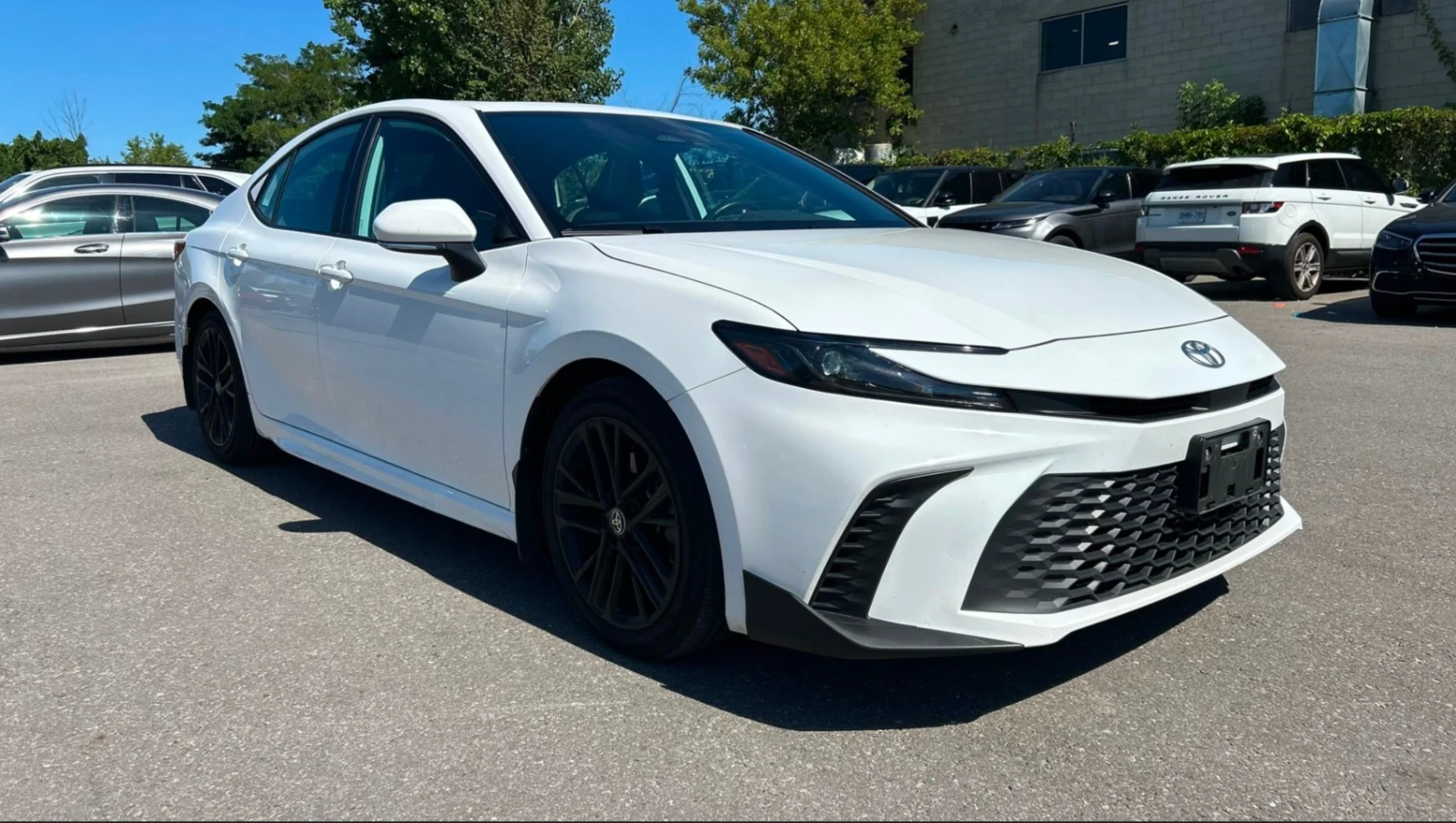 Toyota Camry Hybrid| SE Upgrade| CLEAN CARFAX, снимка 3 - Автомобили и джипове - 55827054