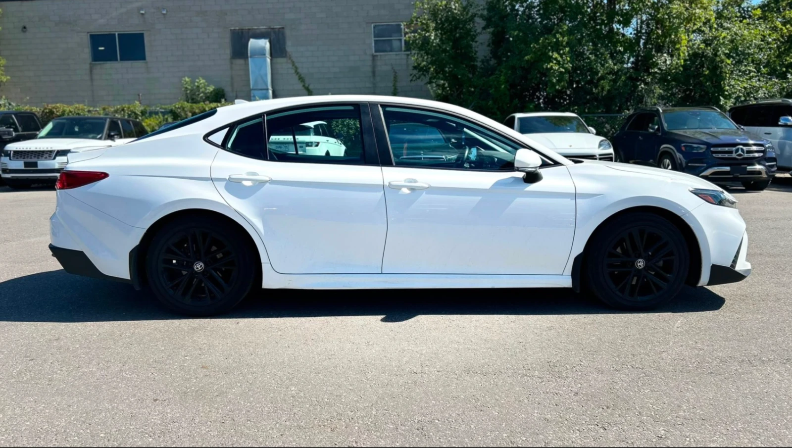 Toyota Camry Hybrid| SE Upgrade| CLEAN CARFAX, снимка 6 - Автомобили и джипове - 55827054