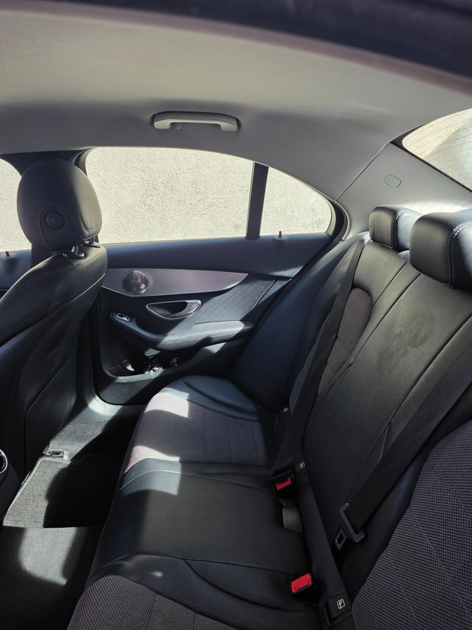 Mercedes-Benz C 220, снимка 11 - Автомобили и джипове - 56371132